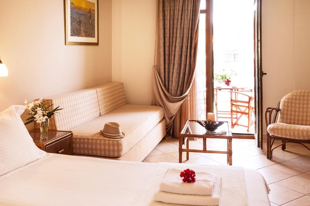 Hotel Paralio Possidi Bilik gambar
